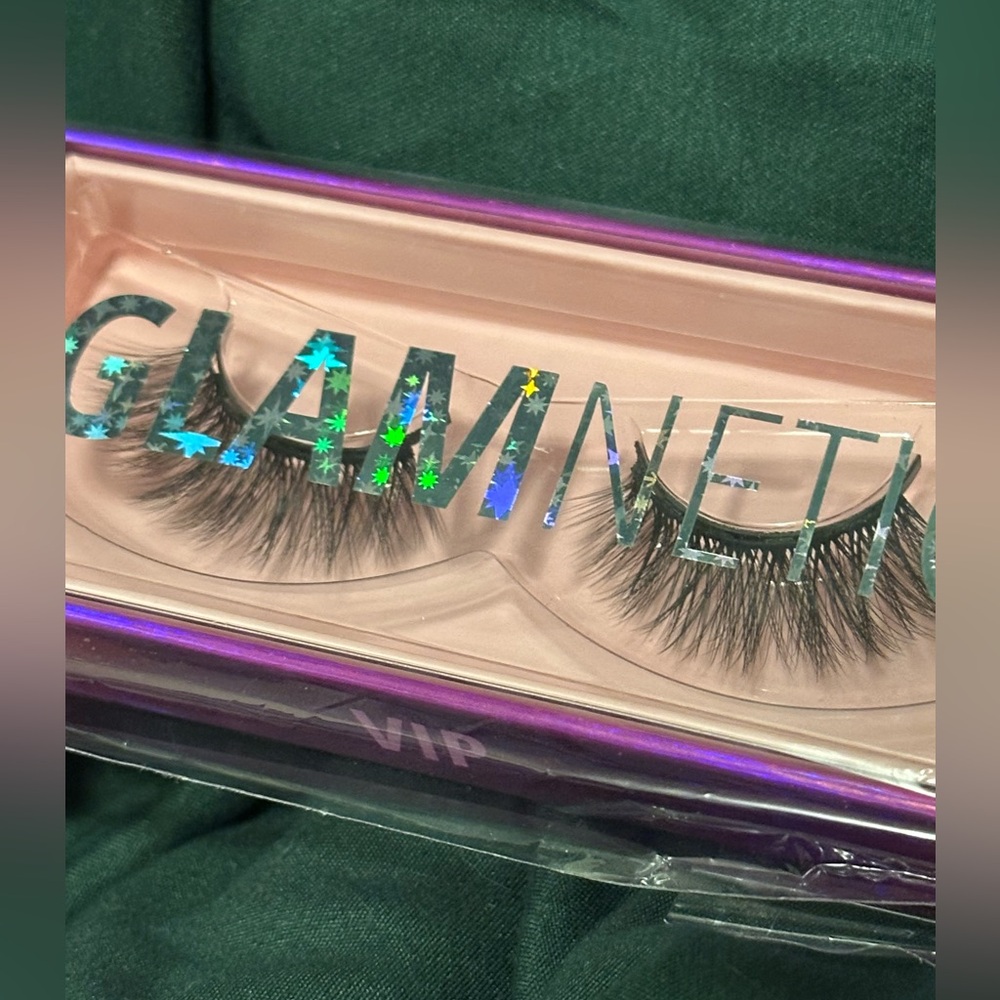 NIB - Glamnetic lashes